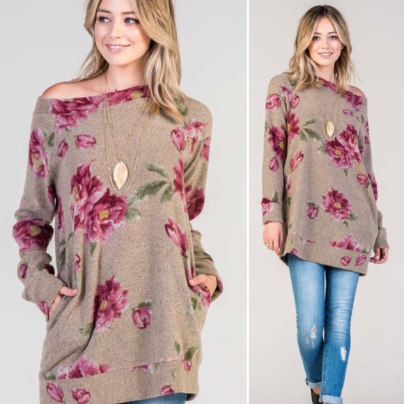 Tops - Last 1! SMALL Floral tunic with pockets